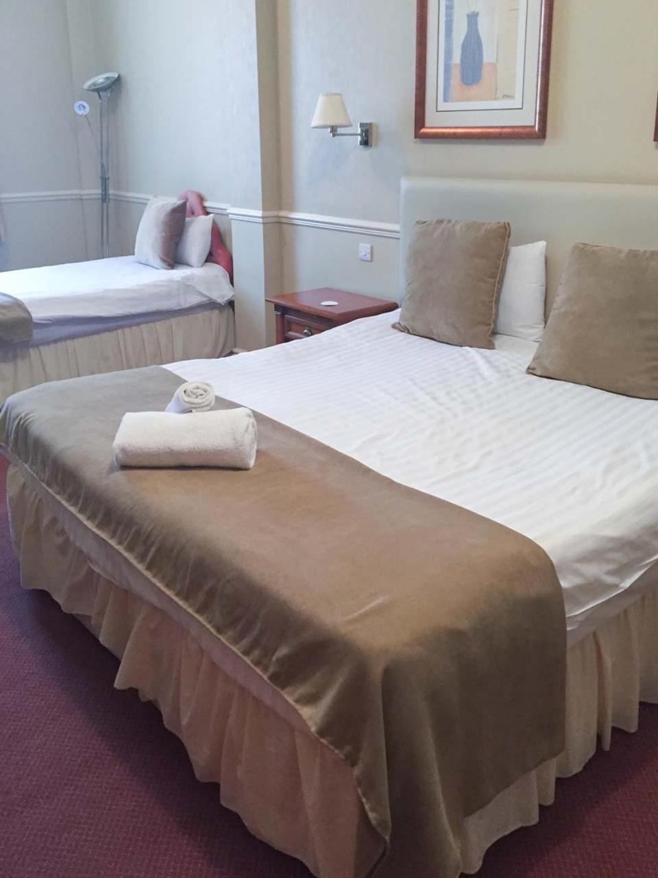 Oriel Hotel St Asaph Eksteriør bilde